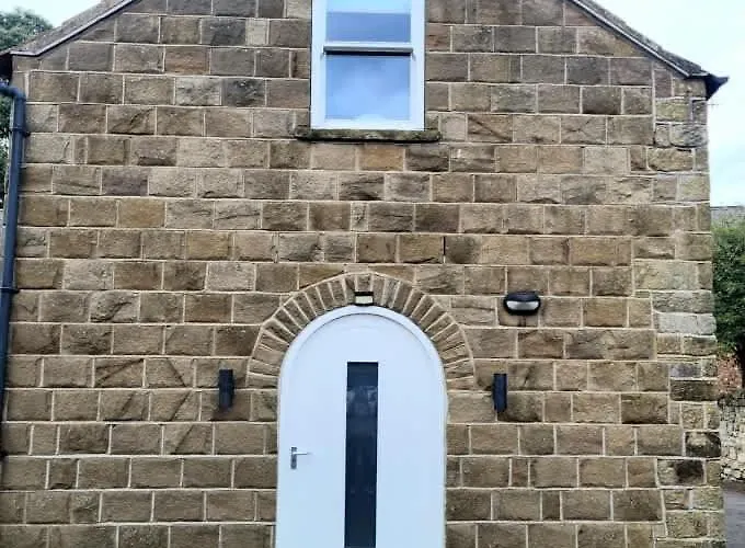 Ivy Mews Barn In Village Sleeps 2 *