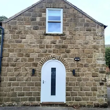 Ivy Mews Barn In Village Sleeps 2 *
